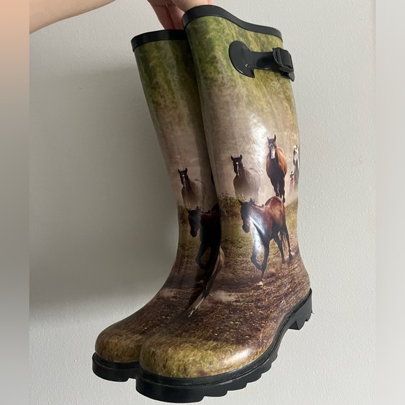 Rare Horse Print Rain Boots size 6 women branded Itasca - Picture 4 of 7